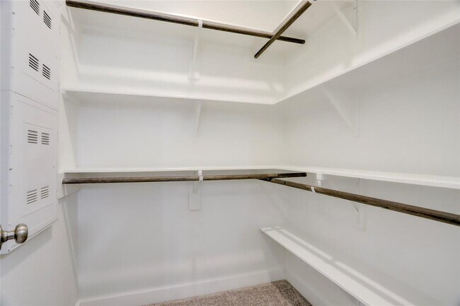 Building Photo - 2327 Partridgeberry Ln