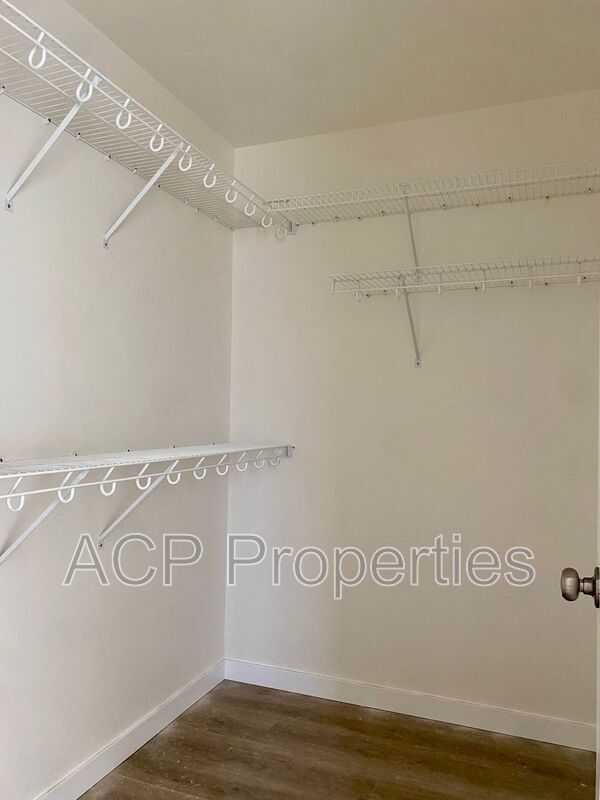 Building Photo - 1318 Bradley Ct
