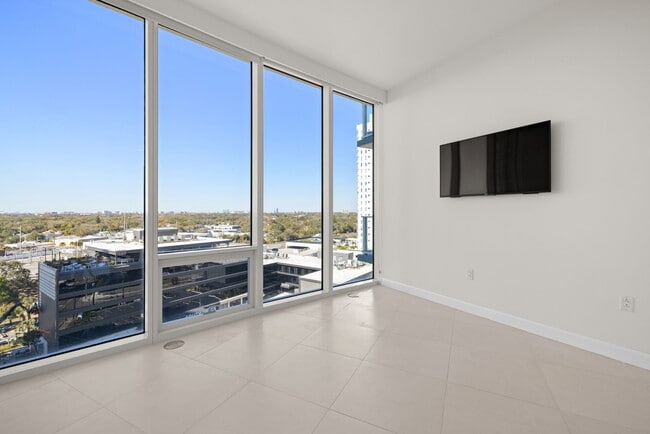 Building Photo - 2900 W Bay to Bay Blvd