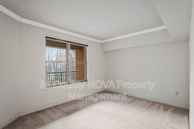 Building Photo - 11776 Stratford House Pl