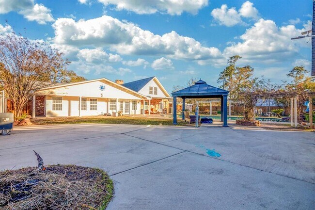 Building Photo - 480 Lexington Dr
