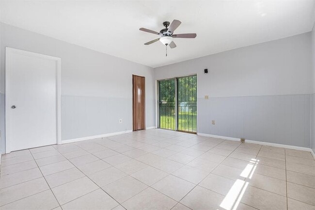Building Photo - 430 NW 133rd St