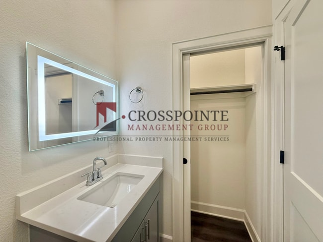 Building Photo - Tour Today! Stunning 3 Bedroom, 3.5 Bath Townhome!