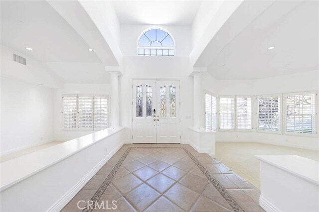 Building Photo - 12 San Remo
