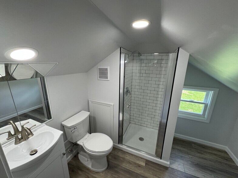 Building Photo - 1027 Morgan Ross Rd