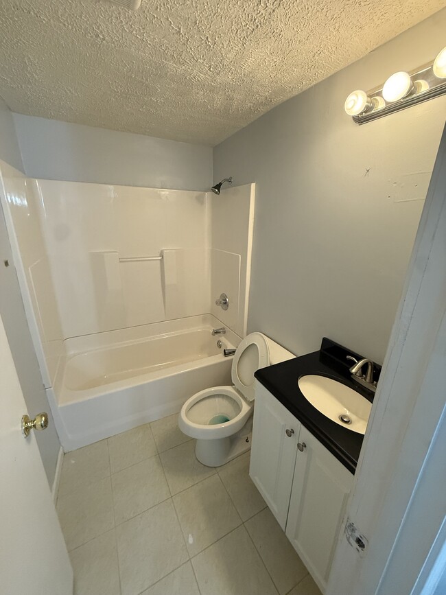 Building Photo - 1815 Tennyson Dr