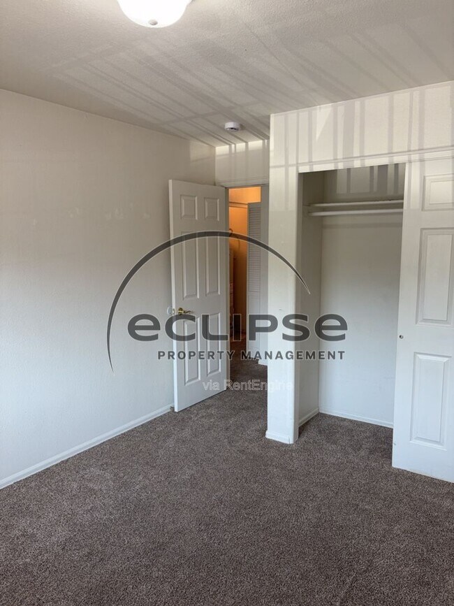 Building Photo - 494 Coronado Way