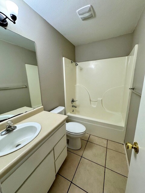 Building Photo - 1295 N Boxley Ave