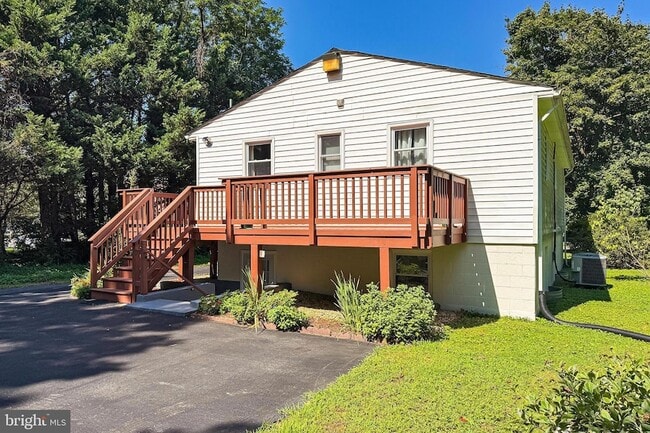 Building Photo - 2843 Annandale Rd