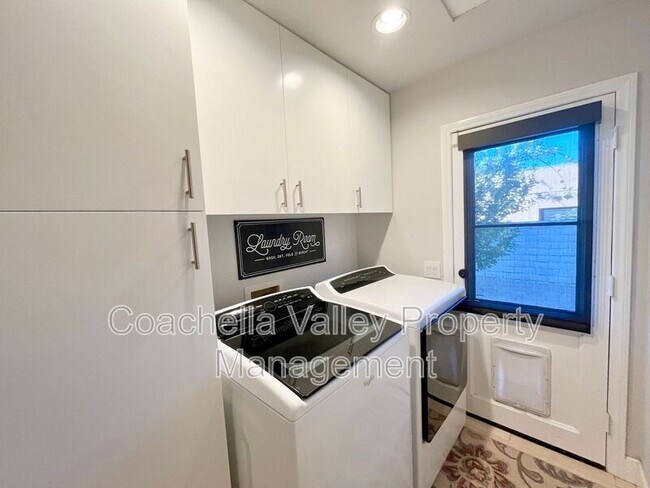 Building Photo - 48550 Valley View Dr