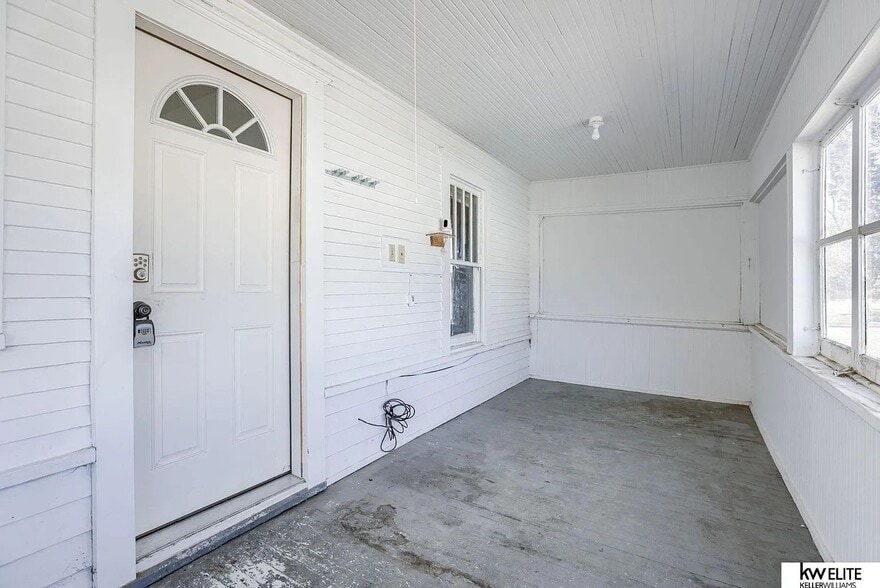 Building Photo - 4542 Franklin St