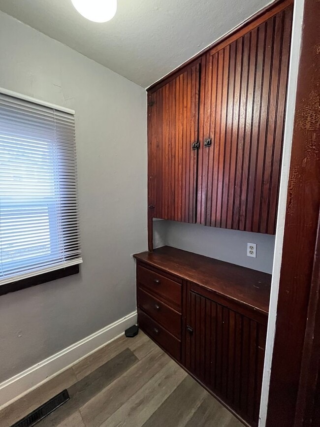 Building Photo - 229 14th Ave