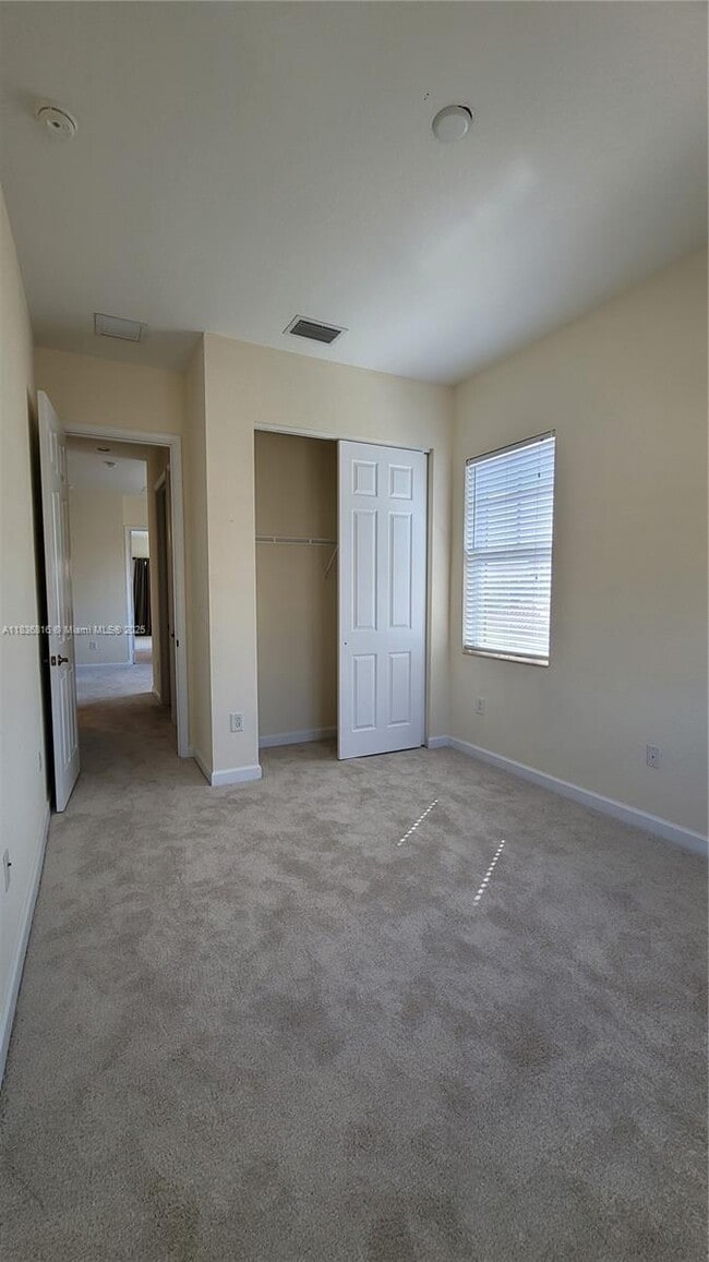 Building Photo - 6033 NW 118th Dr