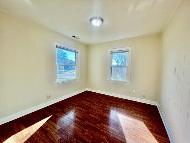 Building Photo - Move-In Ready 3-Bedroom Home with Modern Kitchen & Private Outdoor Oasis