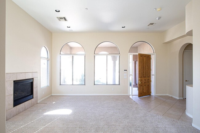 Building Photo - 11183 E Beck Ln