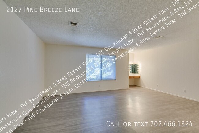 Building Photo - 2127 Pine Breeze Ln