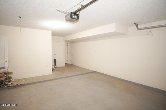 Building Photo - 3272 Garden Point Dr