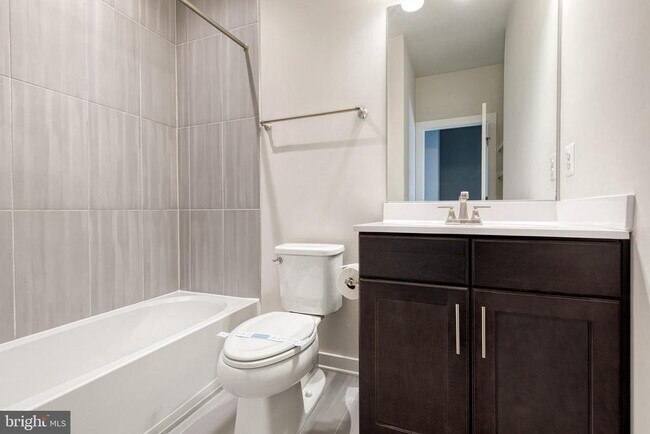 Building Photo - 1424 Becknel Ave