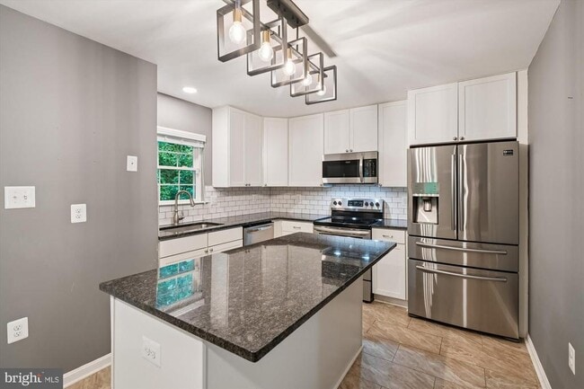 Building Photo - 15317 Inlet Pl