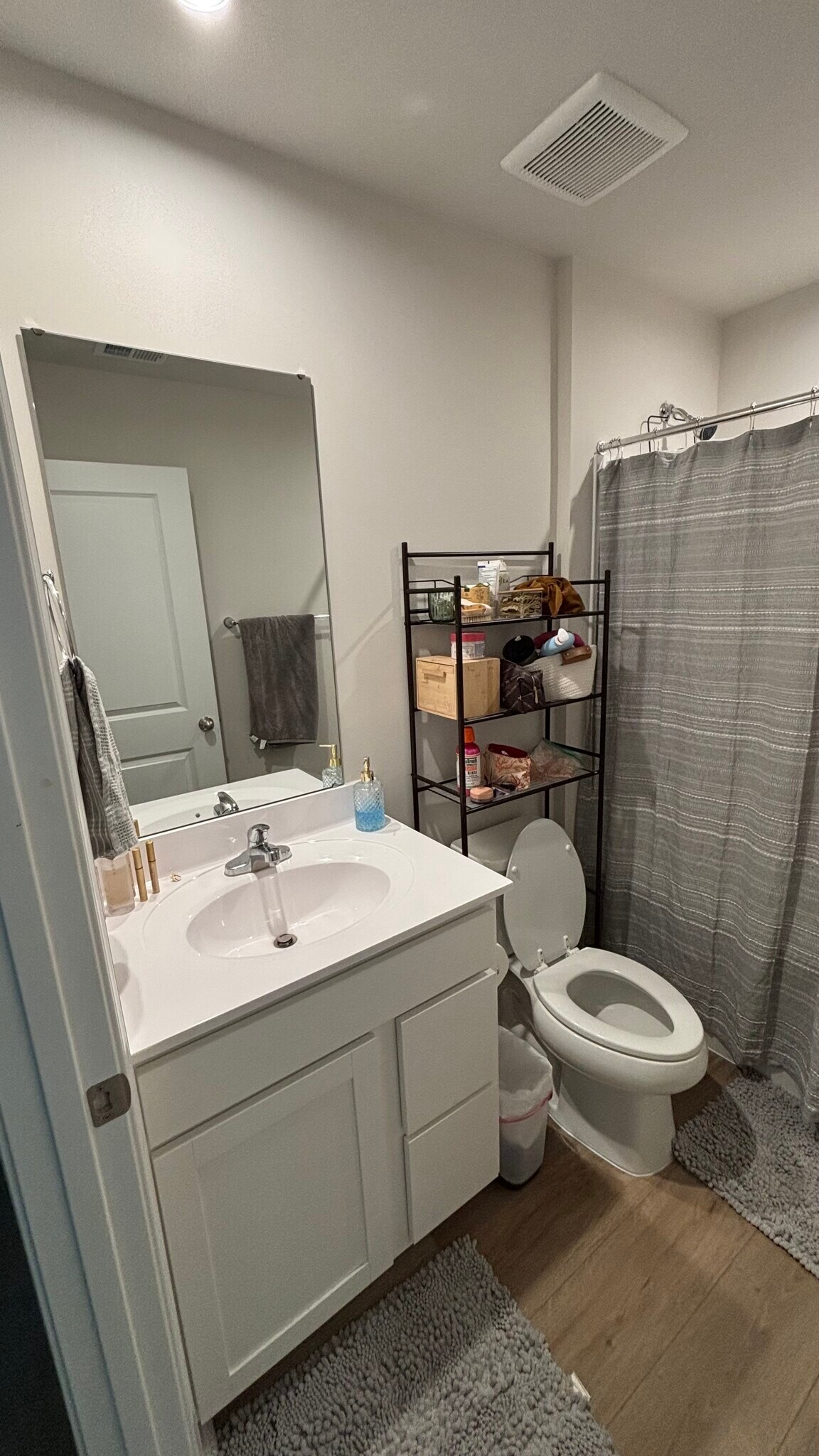 Building Photo - 284 Thicket Dr