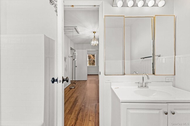 Building Photo - 45 Pamela Ln