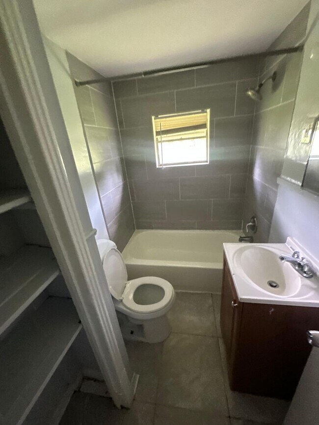 Building Photo - Fully renovated 3/1 Single Family Home ava...