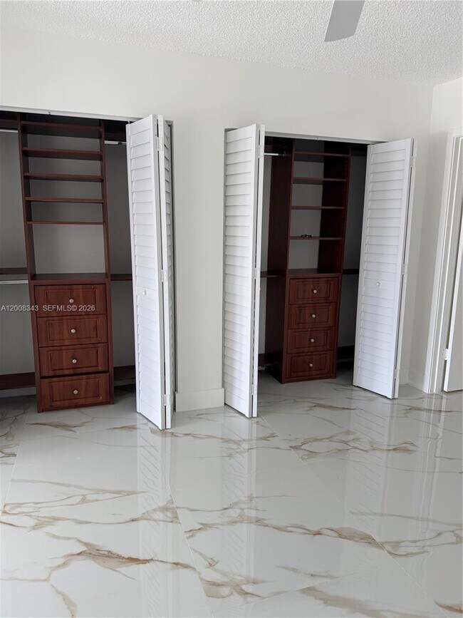 Building Photo - 2669 W 52nd St