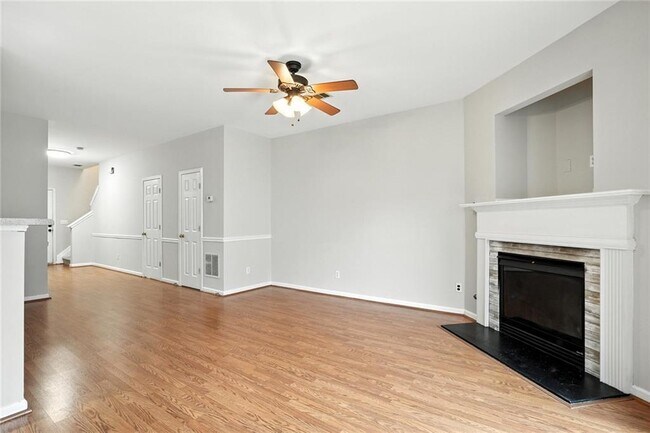 Building Photo - 2263 Leicester Way SE