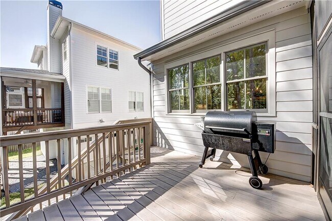 Building Photo - 1268 Hayes Dr SE