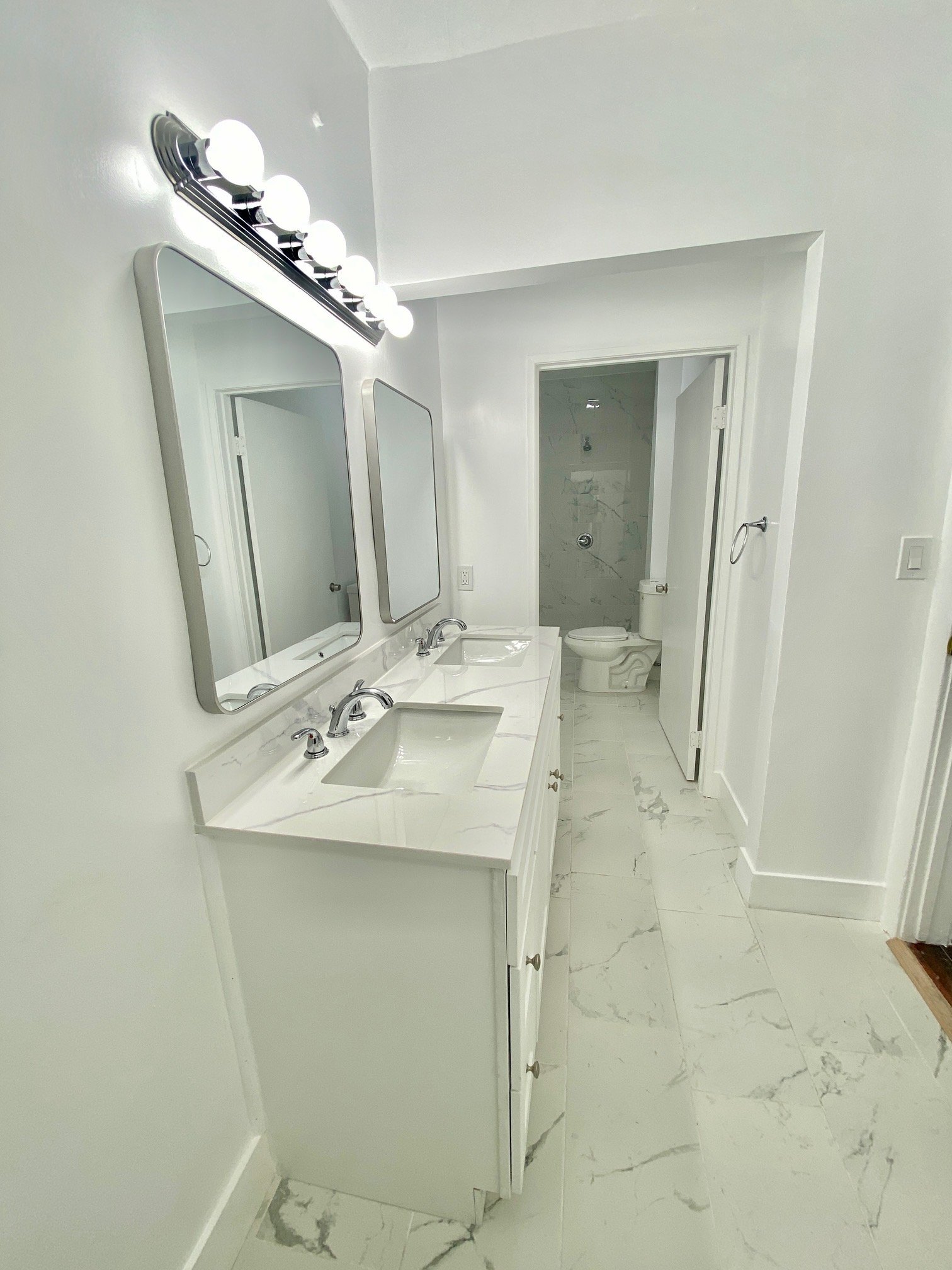 Building Photo - 2921 Van Buren Pl