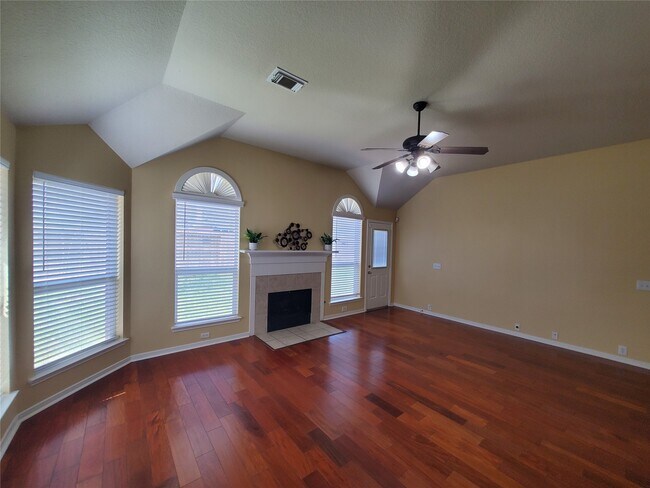 Building Photo - 2502 Suncreek Ln