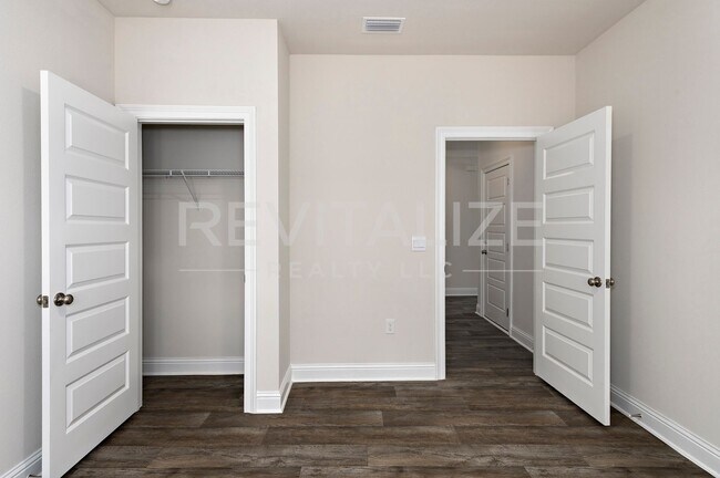 Building Photo - 14567 Dayton Cir