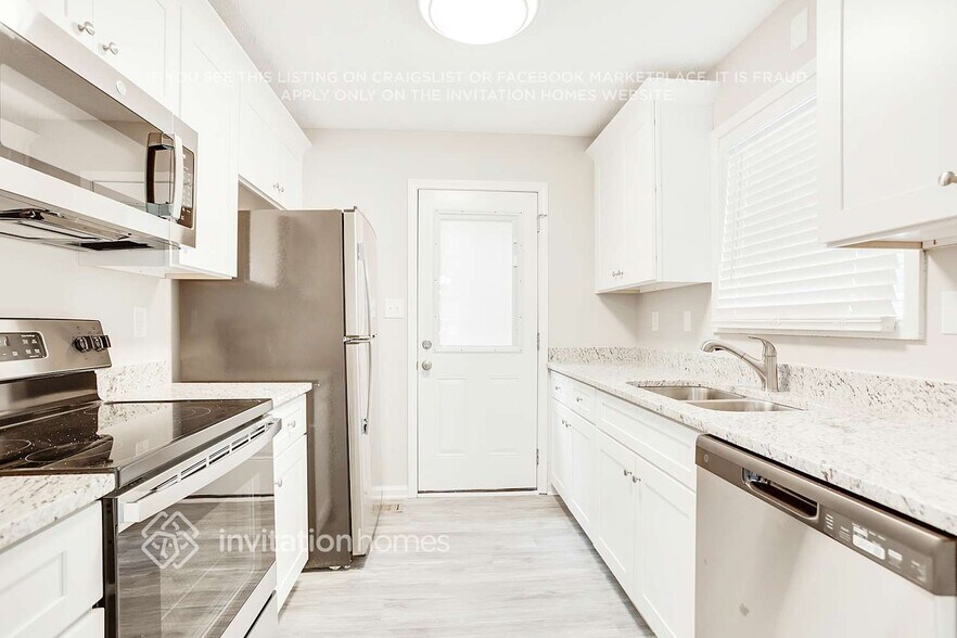 Building Photo - 3442 Mustang Dr