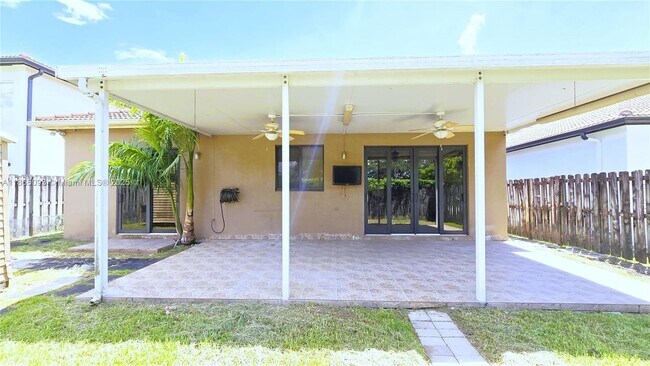 Building Photo - 14941 SW 26th Terrace