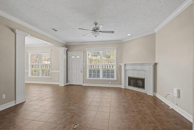 Building Photo - 2 Story Garden Killearn Home