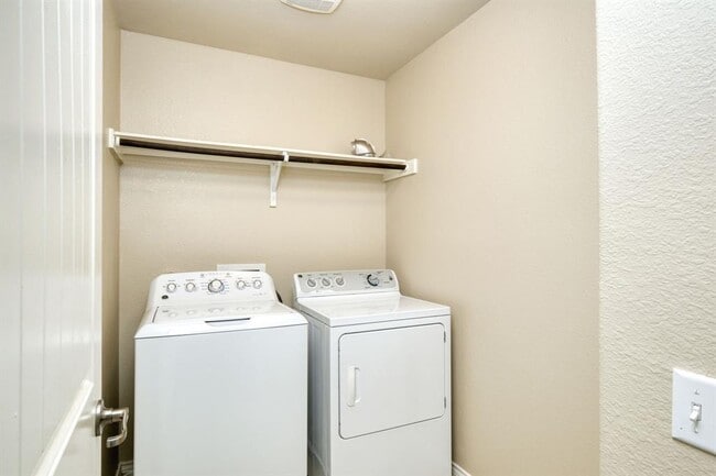 Building Photo - 4201 Creede Dr