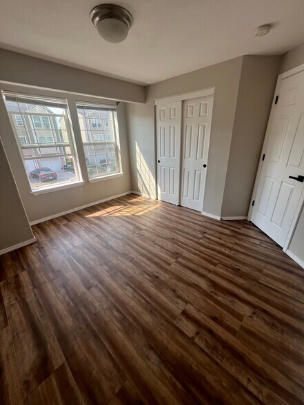 Building Photo - 5805 NE 135th Ave