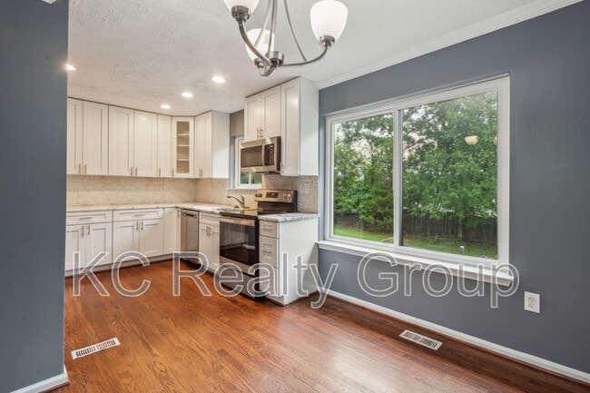 Building Photo - 12043 Hallandale Terrace