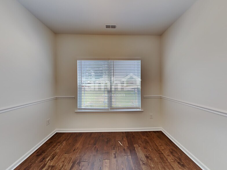Building Photo - 300 Winding Branch Ct