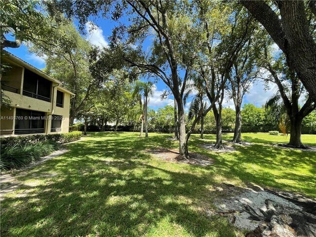 Building Photo - 921 Lyons Rd