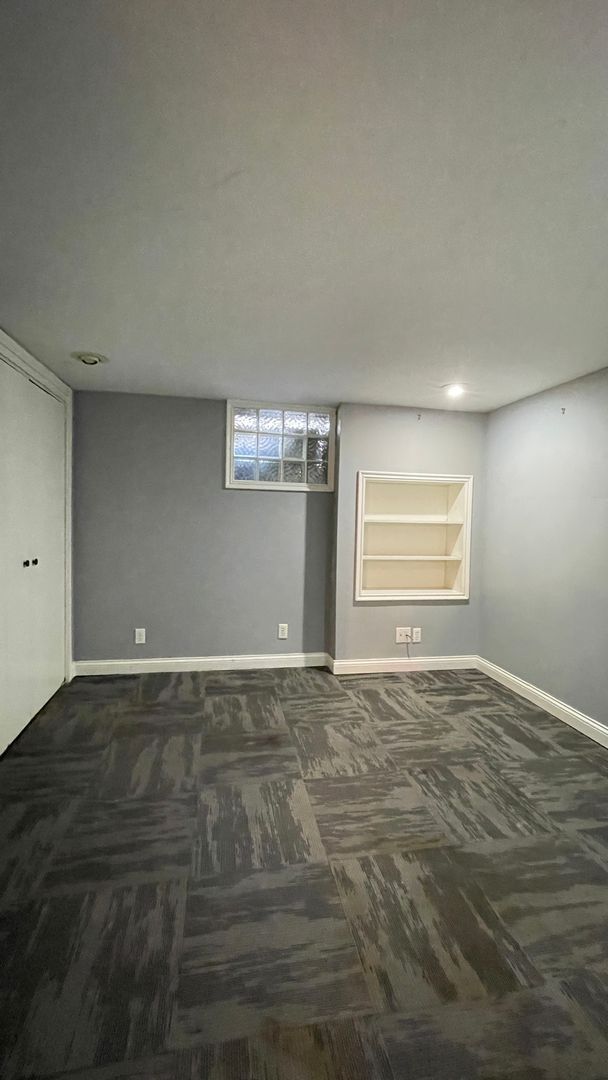 Building Photo - ALL UTILITIES INCLUDED