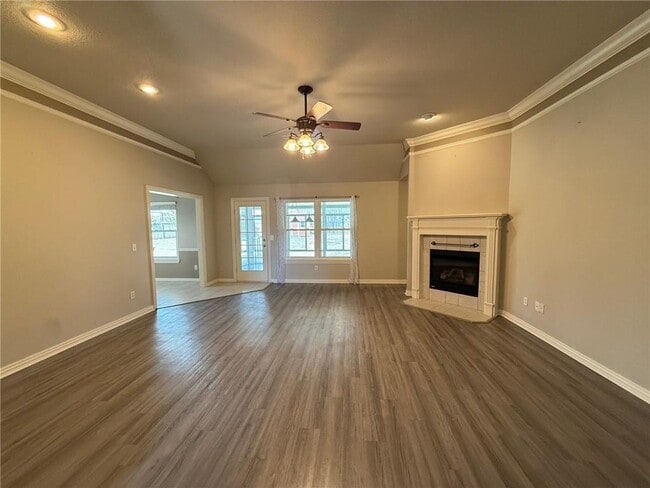 Building Photo - 1808 Lancaster Dr