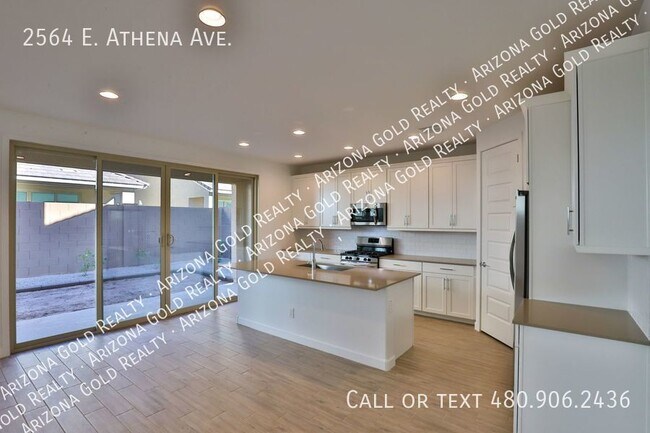 Building Photo - 2564 E Athena Ave