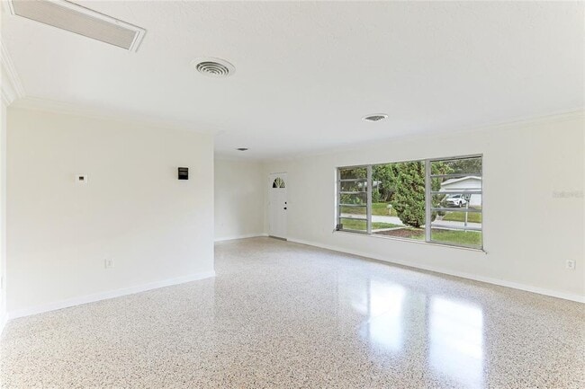Building Photo - 2618 Valencia Dr