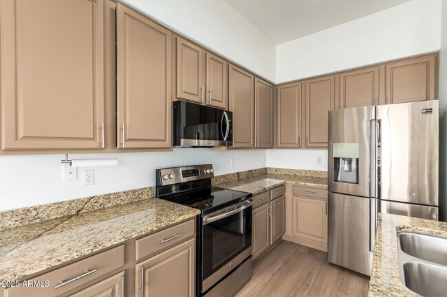 Building Photo - 7701 E Buteo Dr
