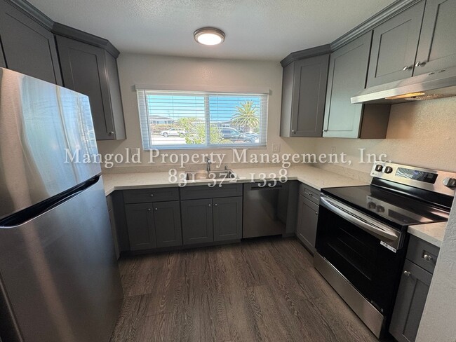 Building Photo - Beautifully Updated 3-Bedroom Home with Sp...