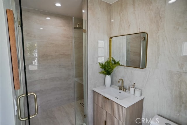 Building Photo - 1636 N Buena Vista St