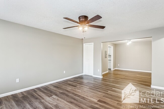 Building Photo - Brand new 3 Bedroom in Central Wichita