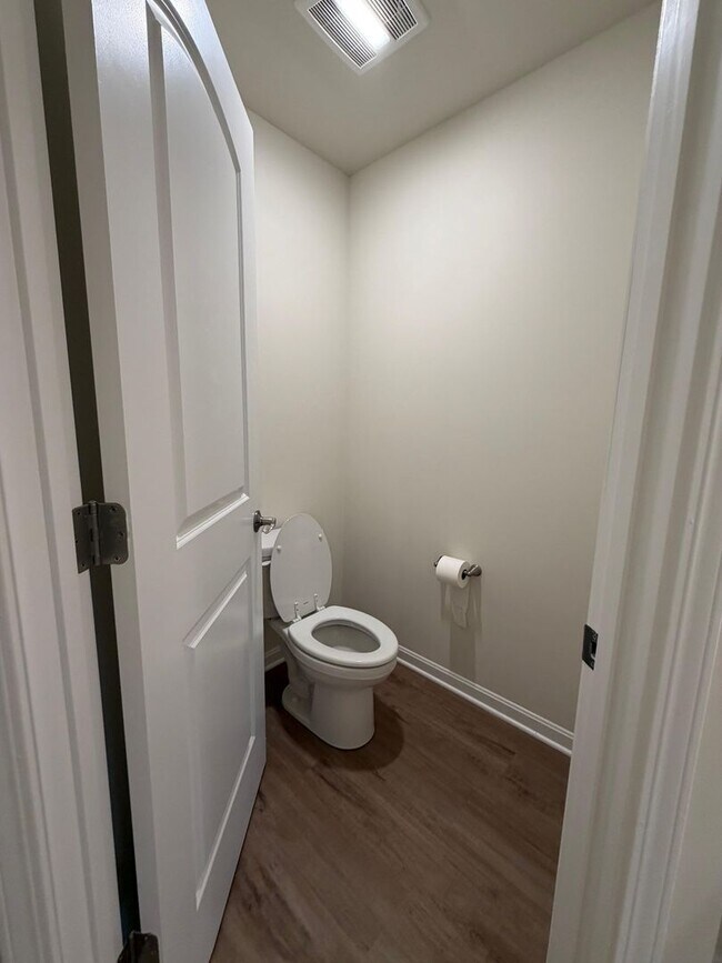 Building Photo - Beautiful, new cul-de-sac home!
