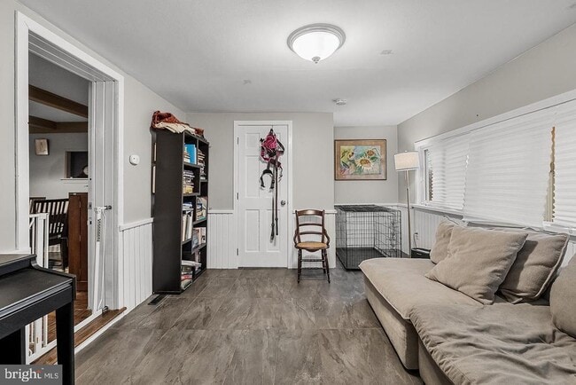 Building Photo - 339 Comly Ave